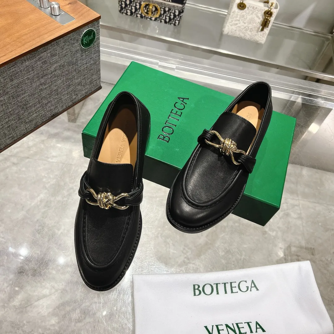 [BV] Top P: 840💰 Size: Female 35-39 (Female 40 custom-made) Male 39-44 (38.45 non-refundable) Bottega Veneta 2025 counter model! Small round toe loafers! Imported leather outsole! Imported grained cowhide! Solid color Niuli! !